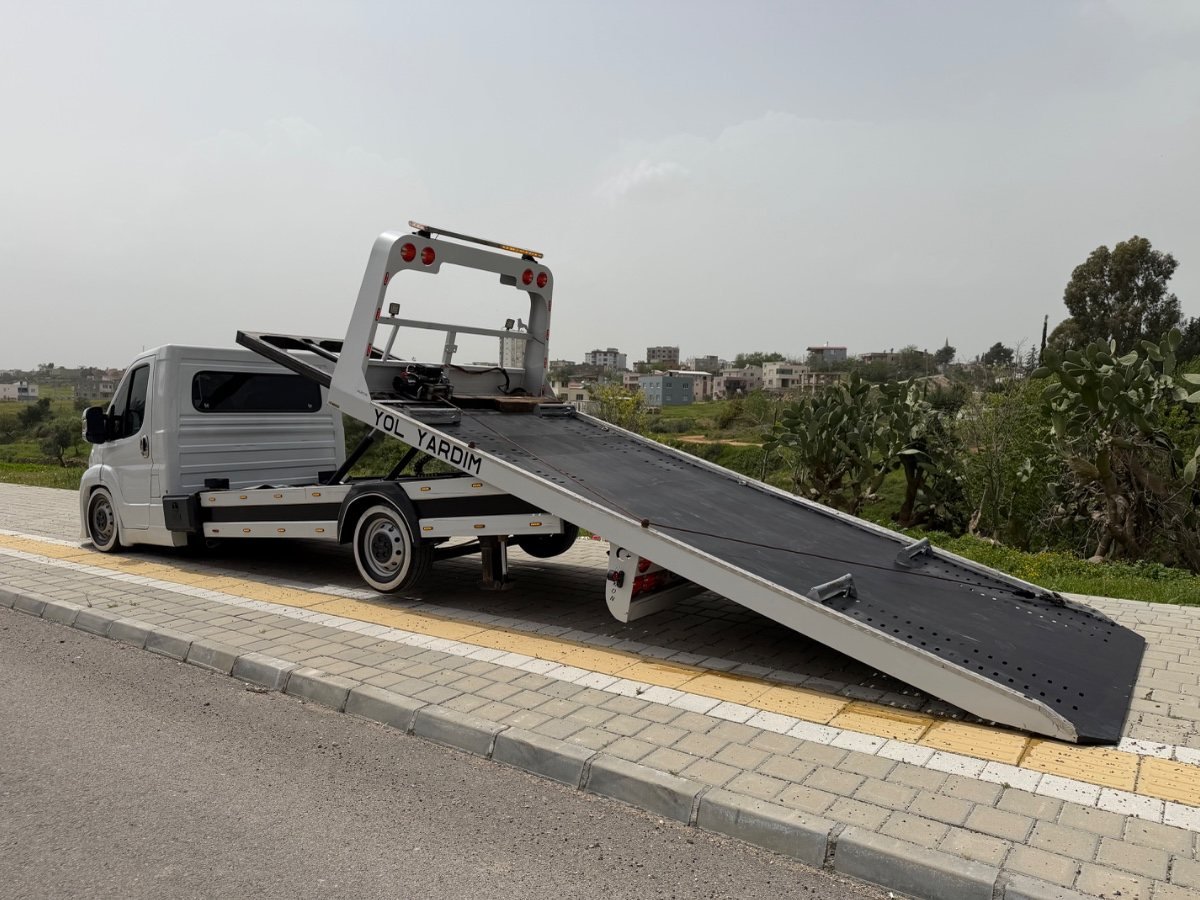 Adana Çukurova'da kaydırmalı sıfır çekici ile araç taşıma